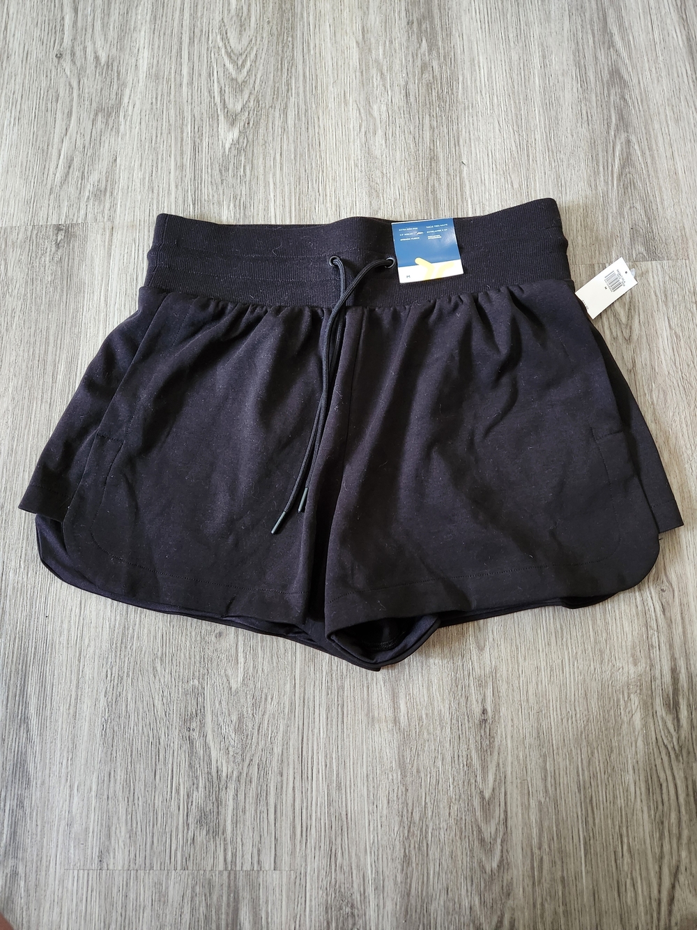 Old Navy Medium Dynamic Fleece Women’s Black Drawstring Shorts